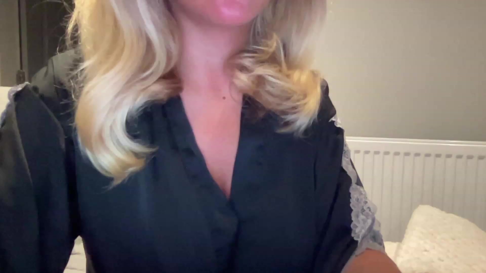 Gallery image thumbnail from GirlnextdoorM's myfreecams stream on, 06/19/2023, 21:38 image 6 of 20