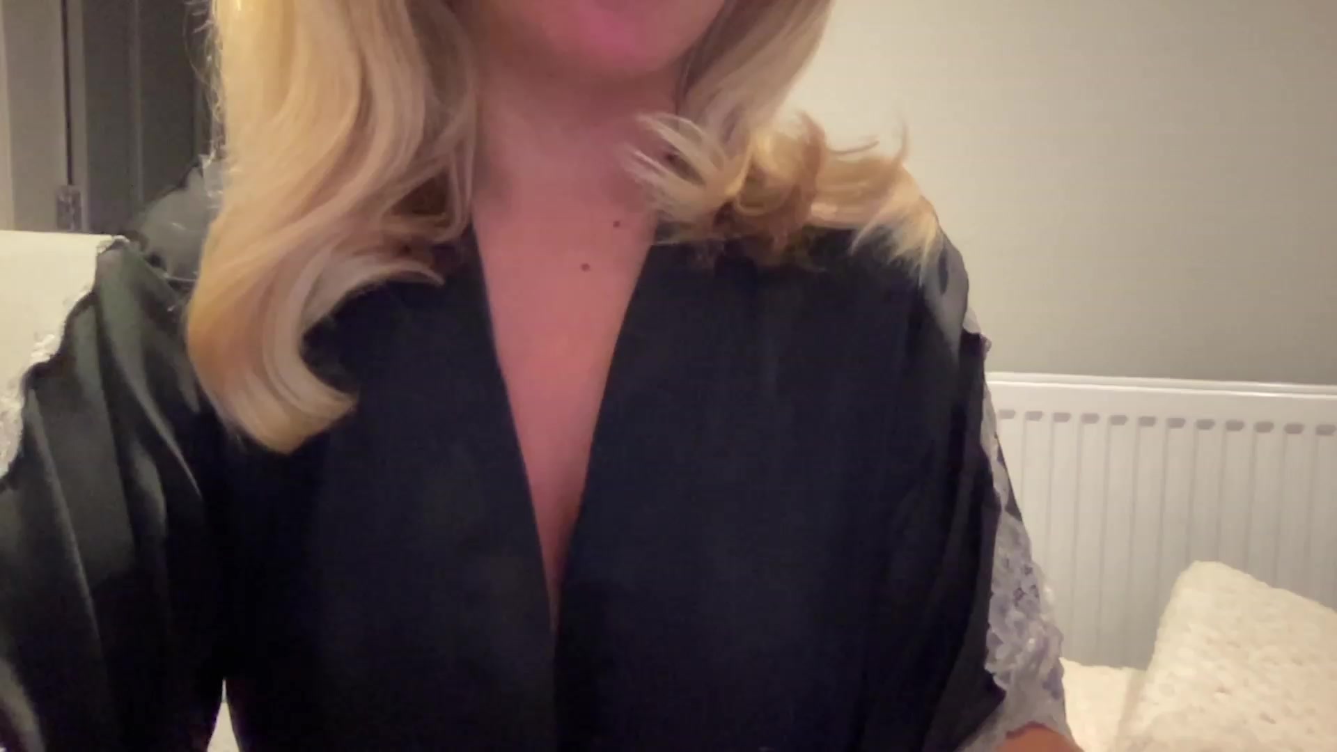 Gallery image thumbnail from GirlnextdoorM's myfreecams stream on, 06/19/2023, 21:38 image 18 of 20