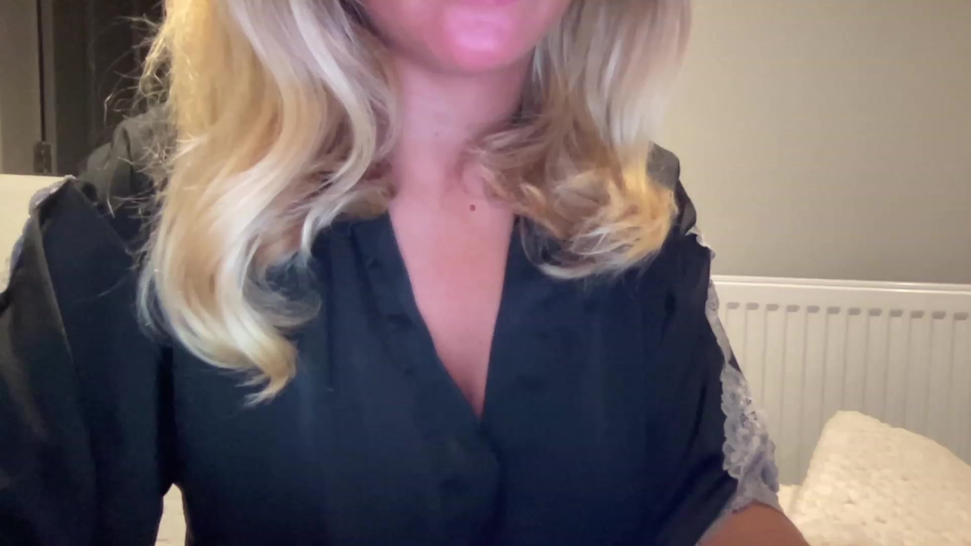 Gallery image thumbnail from GirlnextdoorM's myfreecams stream on, 06/19/2023, 21:38 image 8 of 20