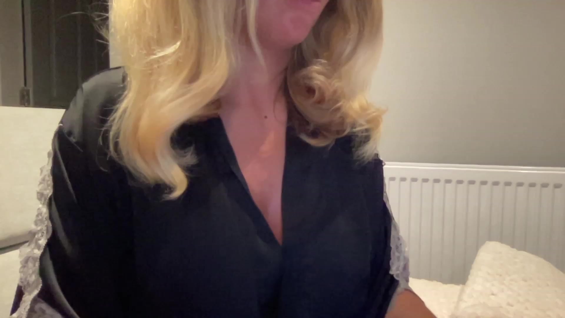Gallery image thumbnail from GirlnextdoorM's myfreecams stream on, 06/19/2023, 21:38 image 3 of 20