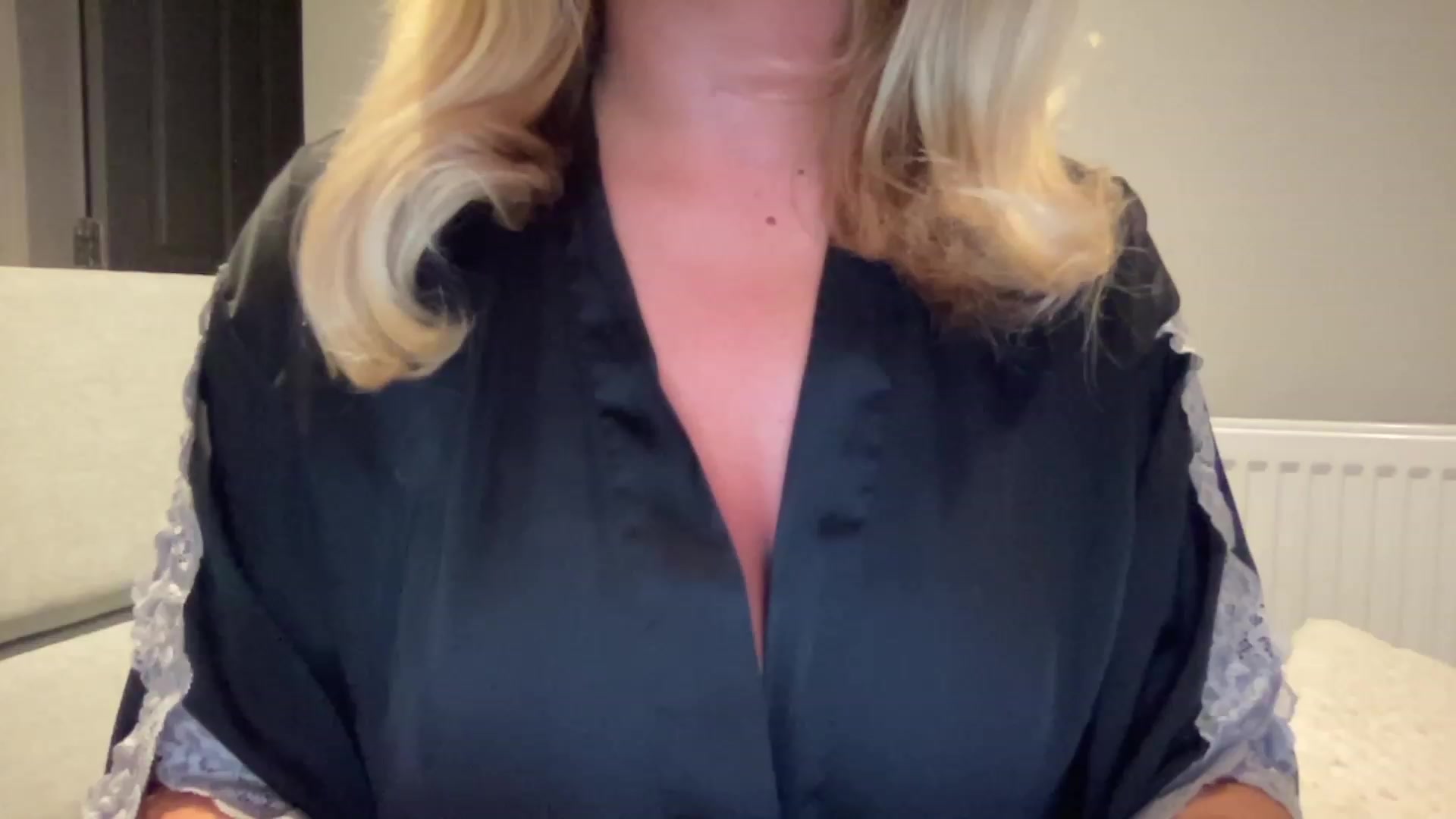 Gallery image thumbnail from GirlnextdoorM's myfreecams stream on, 06/19/2023, 21:38 image 15 of 20