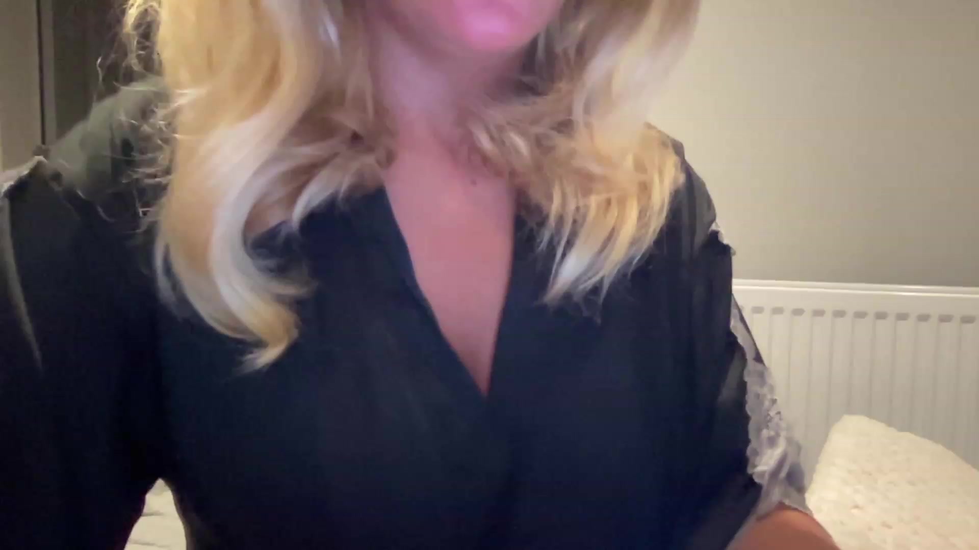 Gallery image thumbnail from GirlnextdoorM's myfreecams stream on, 06/19/2023, 21:38 image 10 of 20