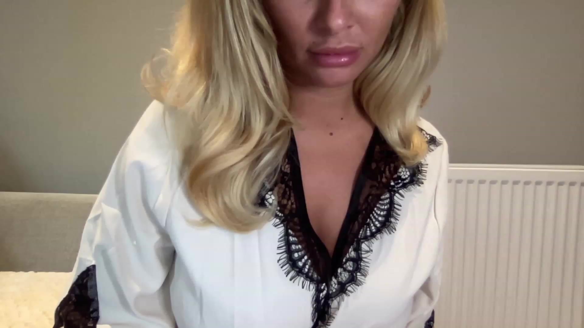 Gallery image thumbnail from GirlnextdoorM's myfreecams stream on, 07/05/2023, 18:56 image 5 of 20
