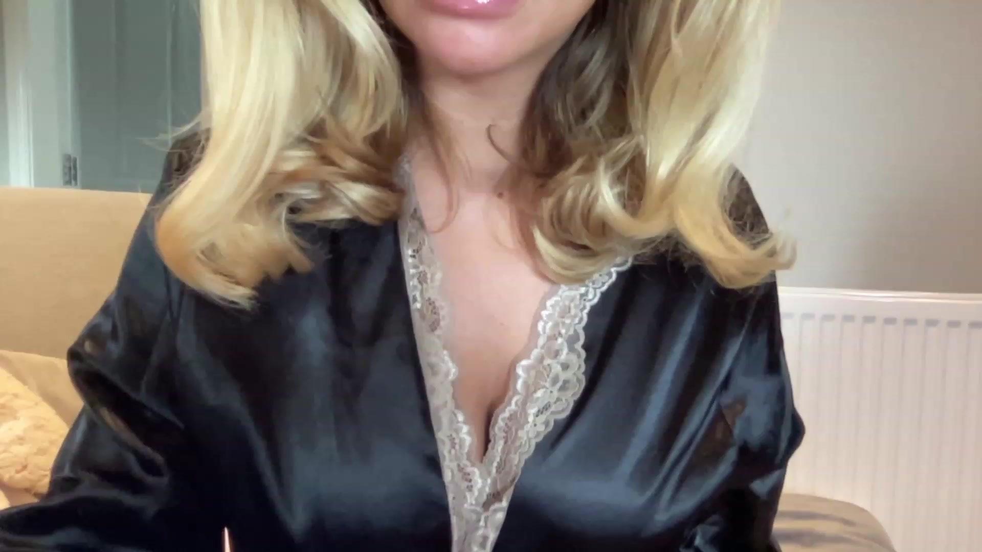 Gallery image thumbnail from GirlnextdoorM's myfreecams stream on, 07/16/2023, 13:11 image 2 of 20