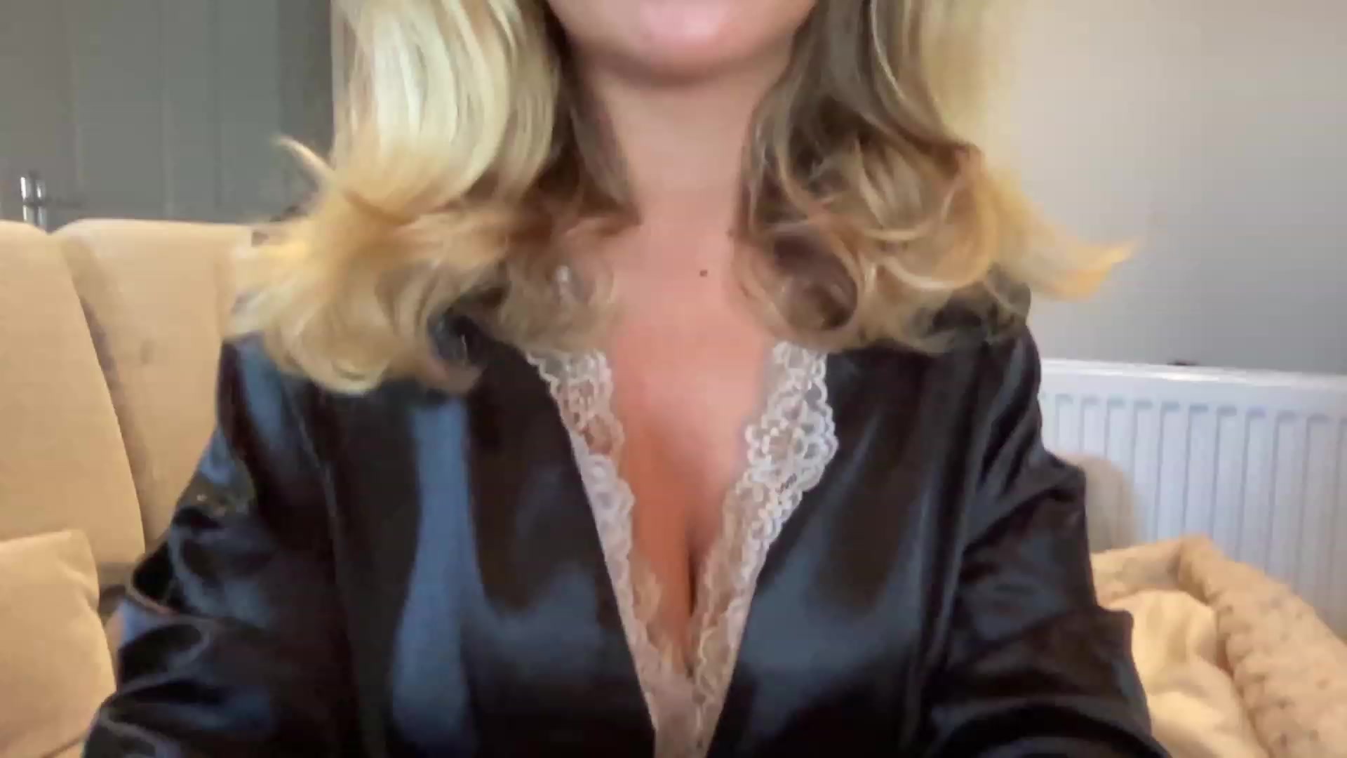 Gallery image thumbnail from GirlnextdoorM's myfreecams stream on, 07/16/2023, 18:05 image 17 of 20