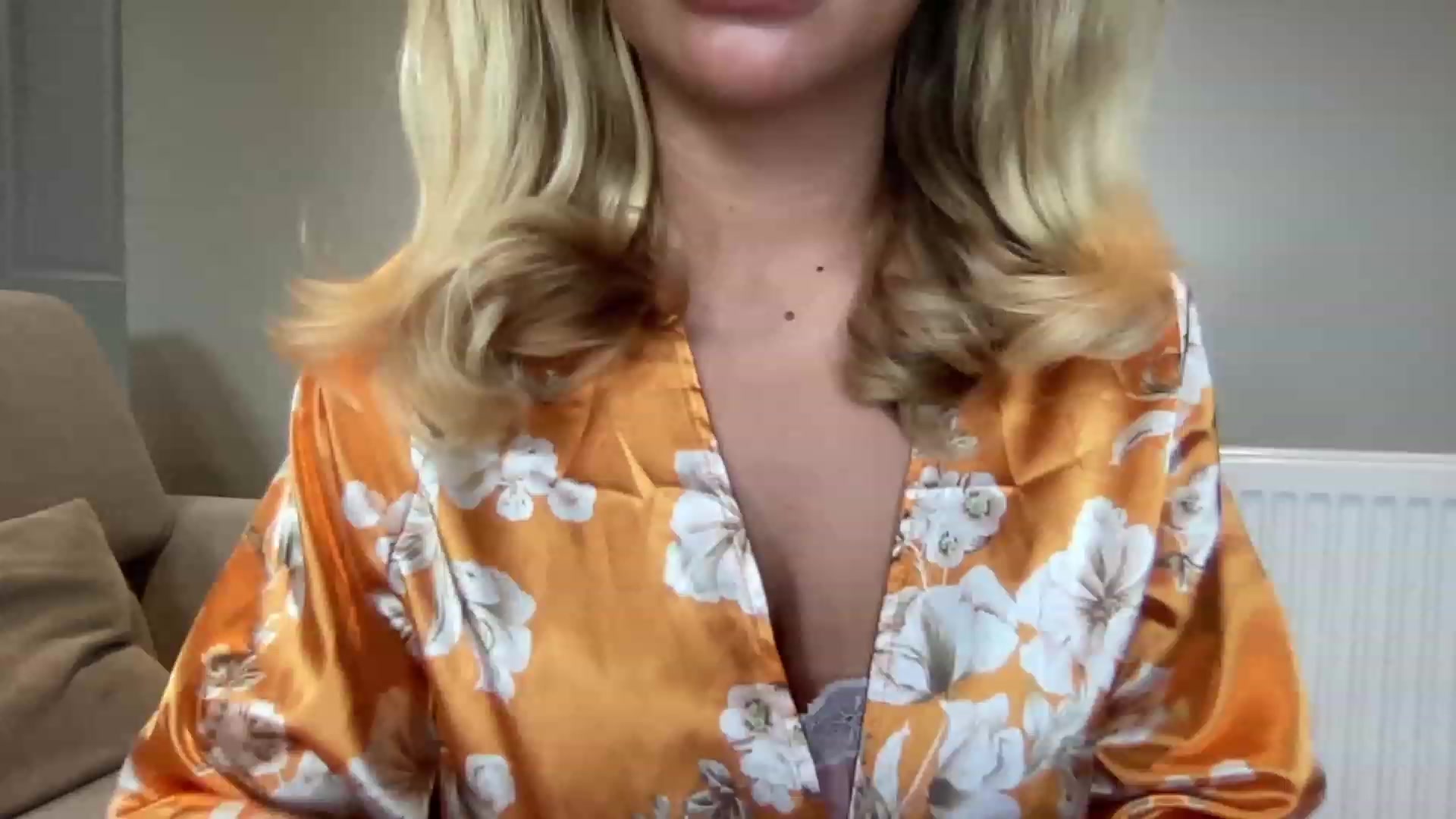 Gallery image thumbnail from GirlnextdoorM's myfreecams stream on, 07/17/2023, 12:31 image 7 of 20