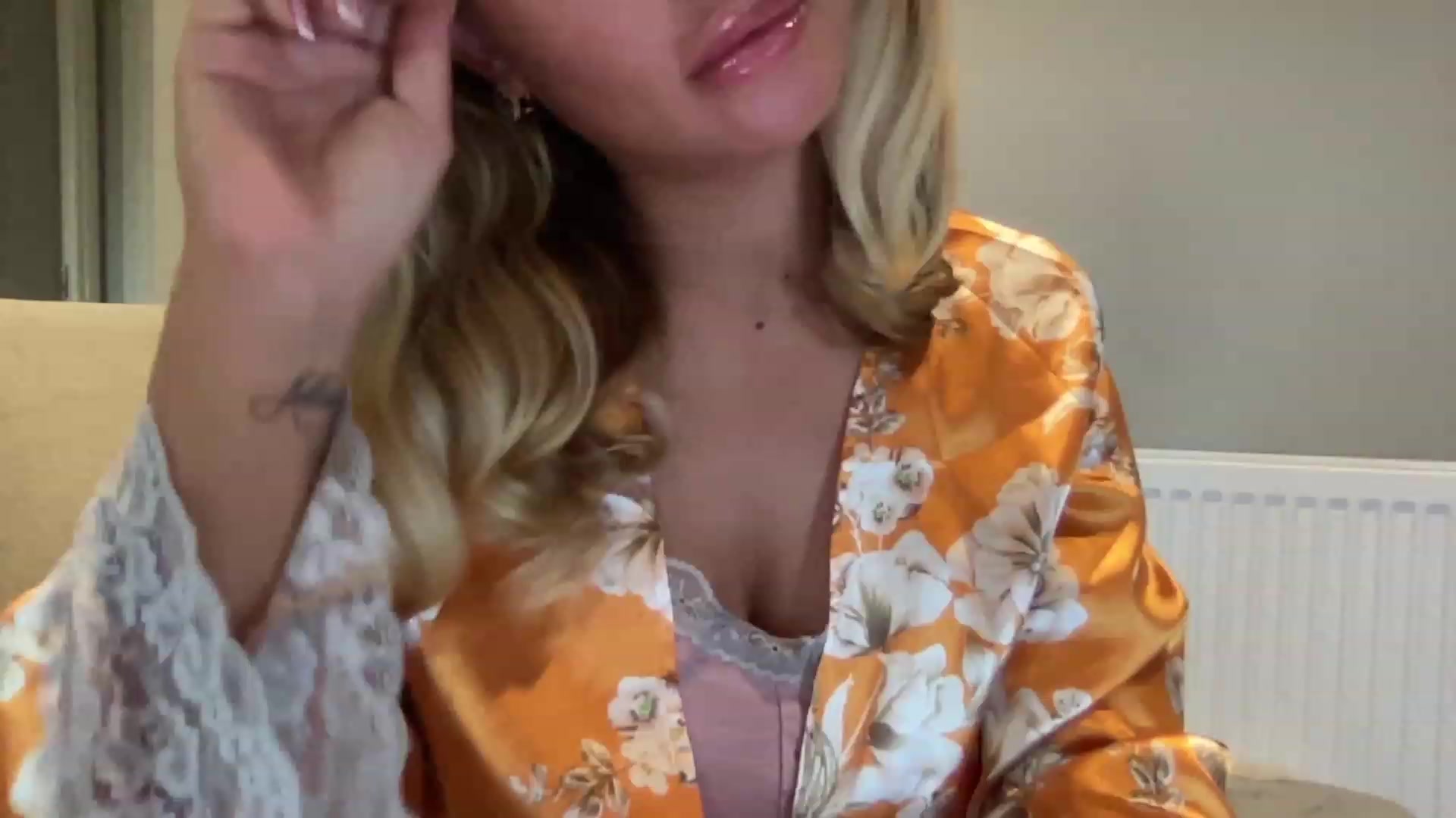 Gallery image thumbnail from GirlnextdoorM's myfreecams stream on, 07/18/2023, 11:43 image 8 of 20
