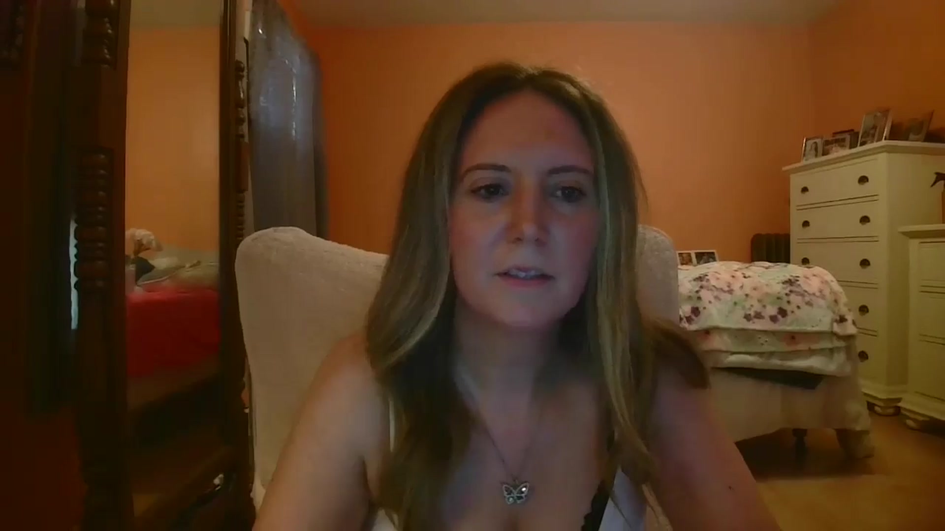 Gallery image thumbnail from Girlnxtdoor7's myfreecams stream on, 08/19/2025, 20:24 image 18 of 20