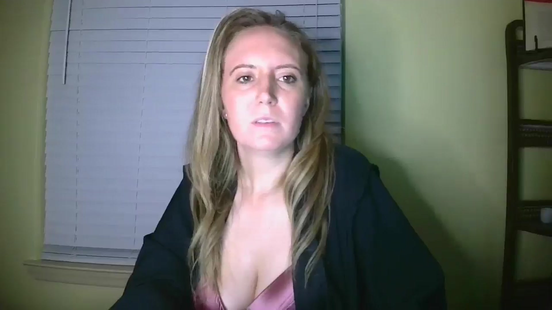 Gallery image thumbnail from Girlnxtdoor7's myfreecams stream on, 08/22/2025, 09:36 image 18 of 20