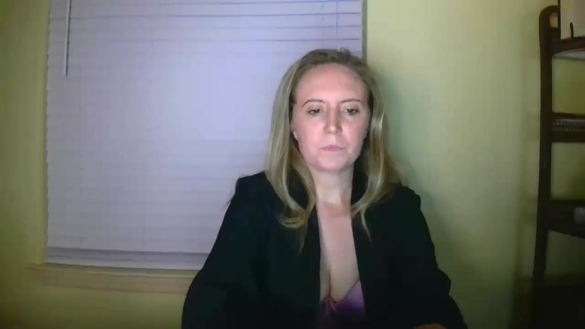 Gallery image thumbnail from Girlnxtdoor7's myfreecams stream on, 08/22/2025, 09:52 image 6 of 20