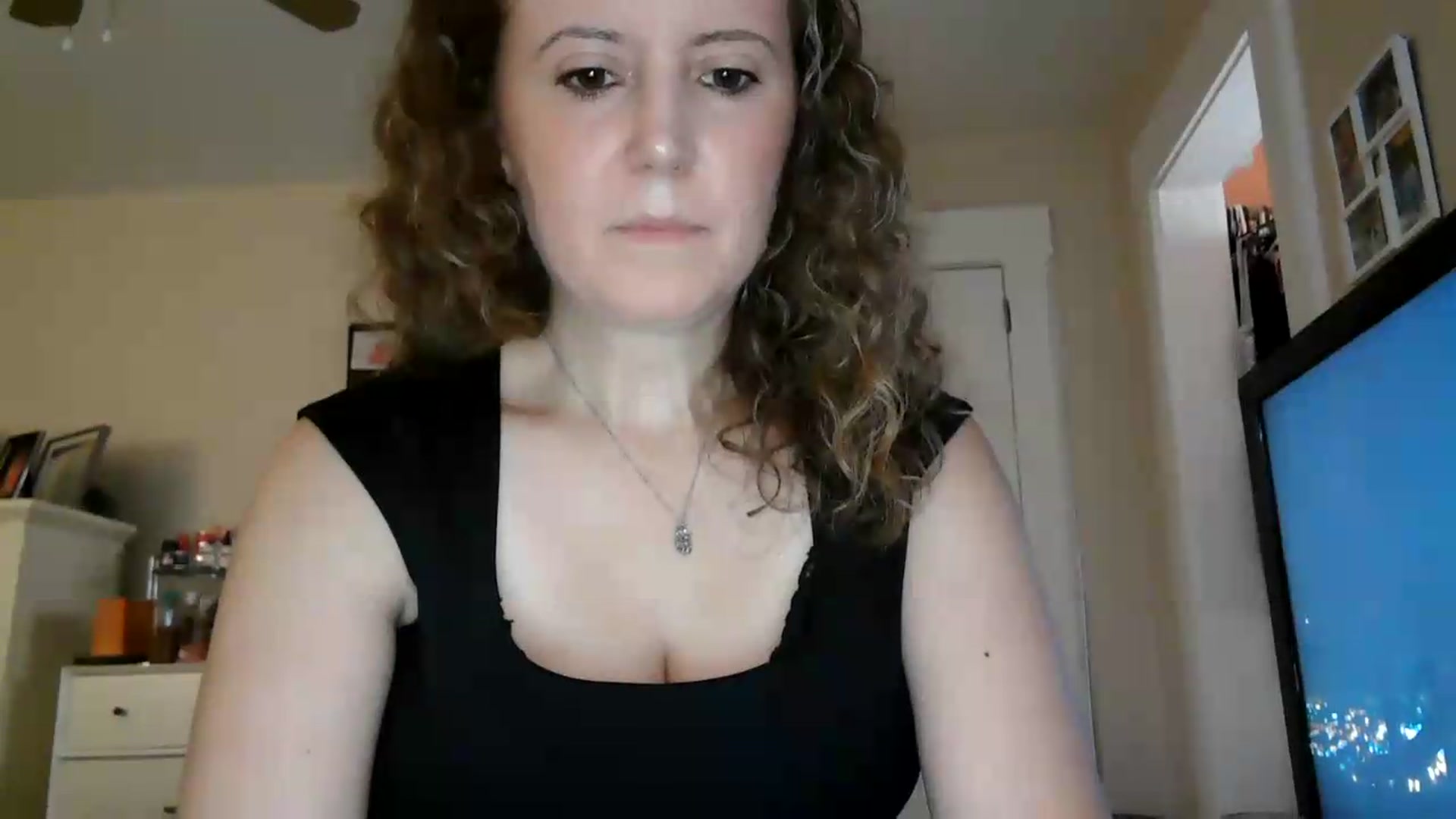Gallery image thumbnail from Girlnxtdoor7's myfreecams stream on, 08/09/2026, 18:02 image 14 of 20