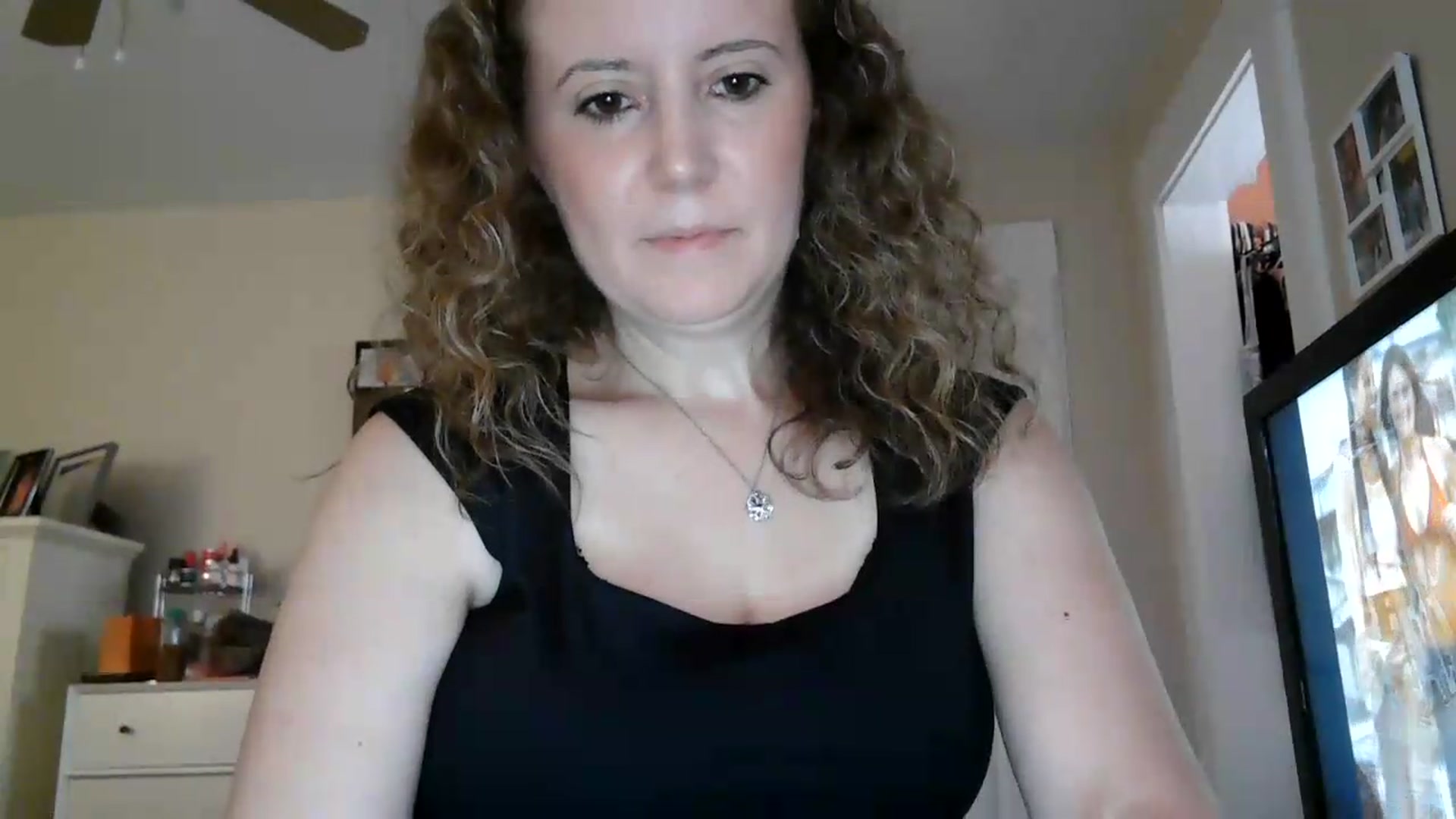 Gallery image thumbnail from Girlnxtdoor7's myfreecams stream on, 08/09/2026, 18:35 image 8 of 20