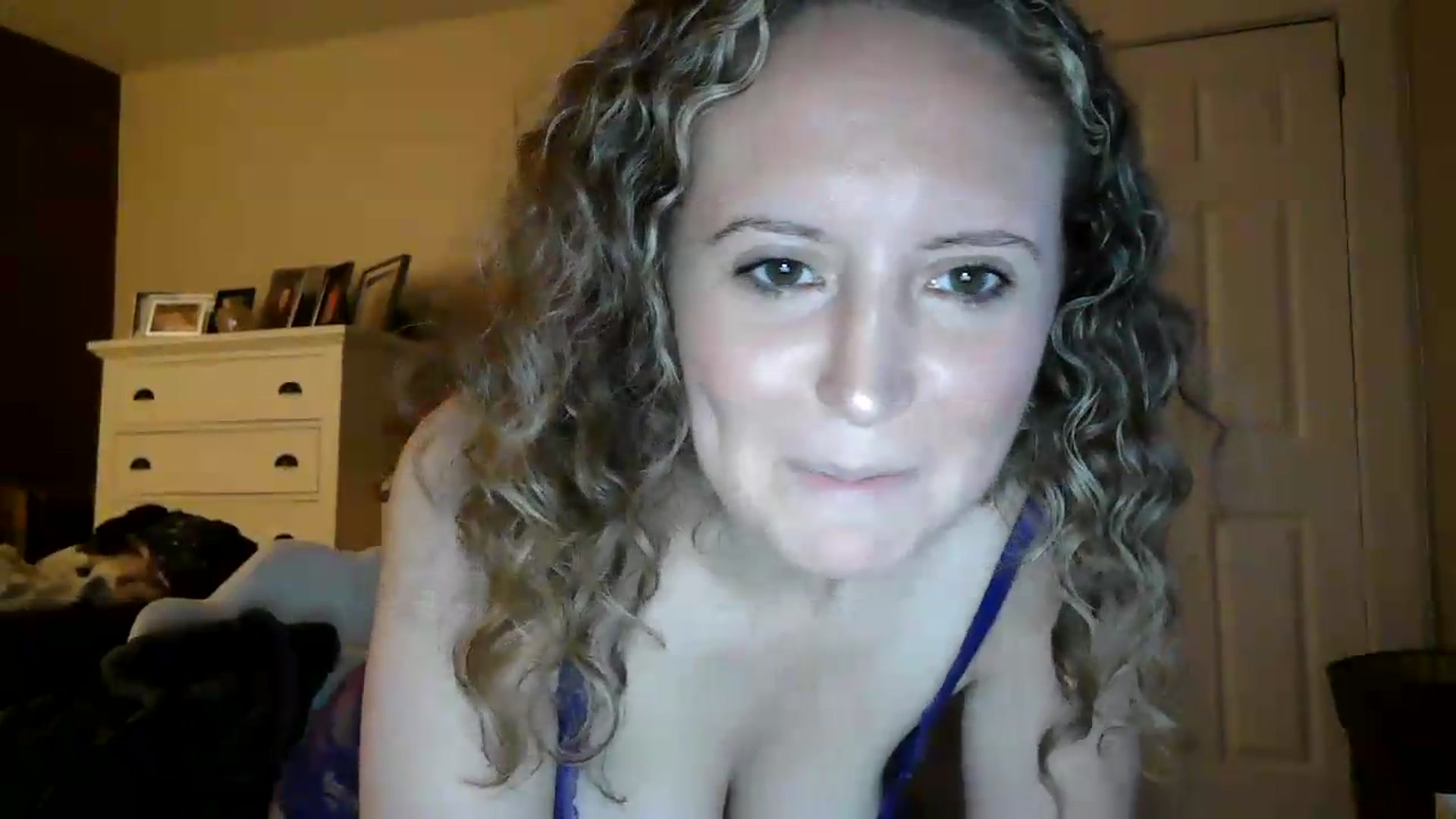 Gallery image thumbnail from Girlnxtdoor7's myfreecams stream on, 08/11/2026, 02:36 image 16 of 20