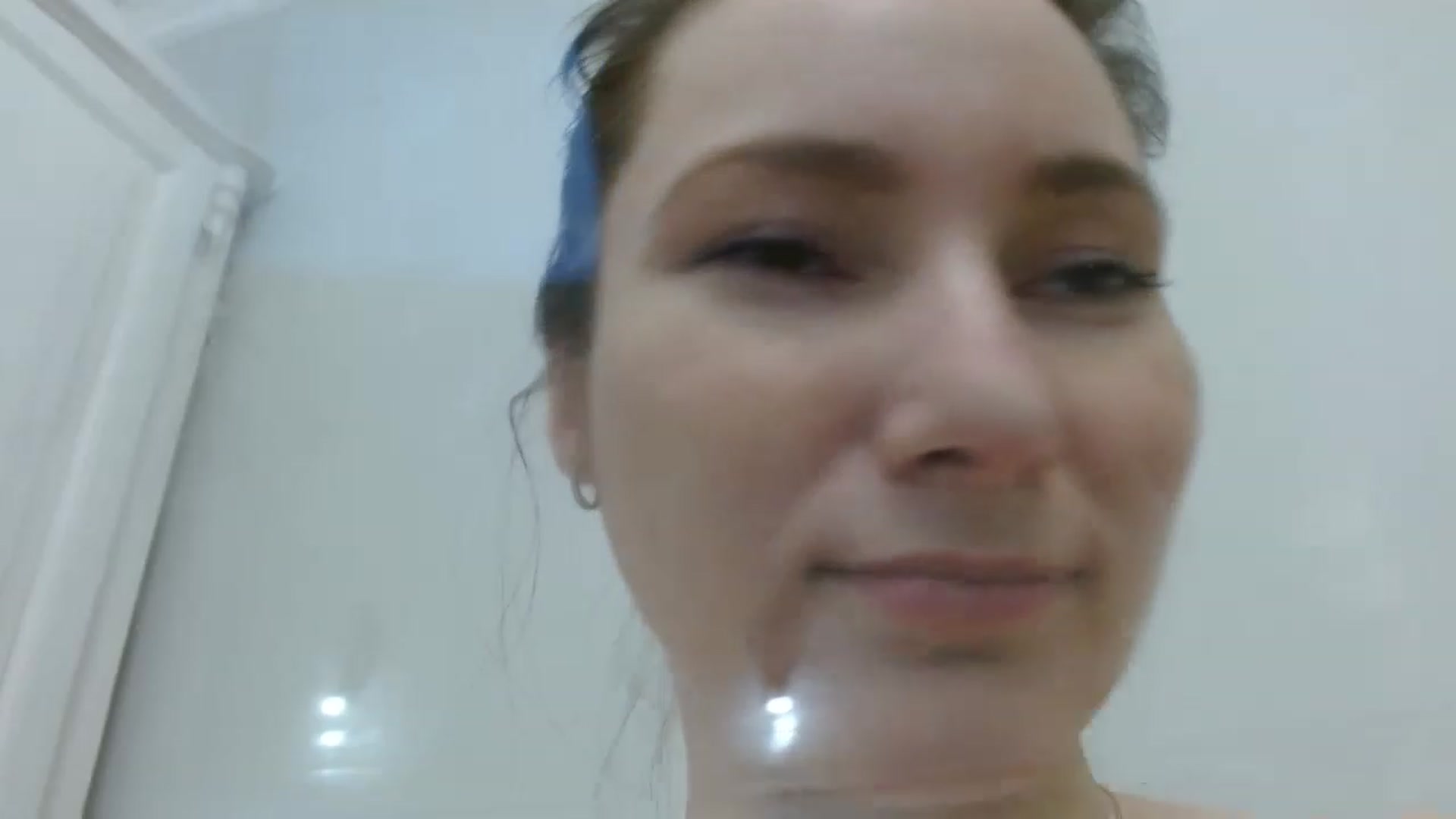 Gallery image thumbnail from Girlofheart's myfreecams stream on, 02/21/2023, 24:05 image 18 of 20