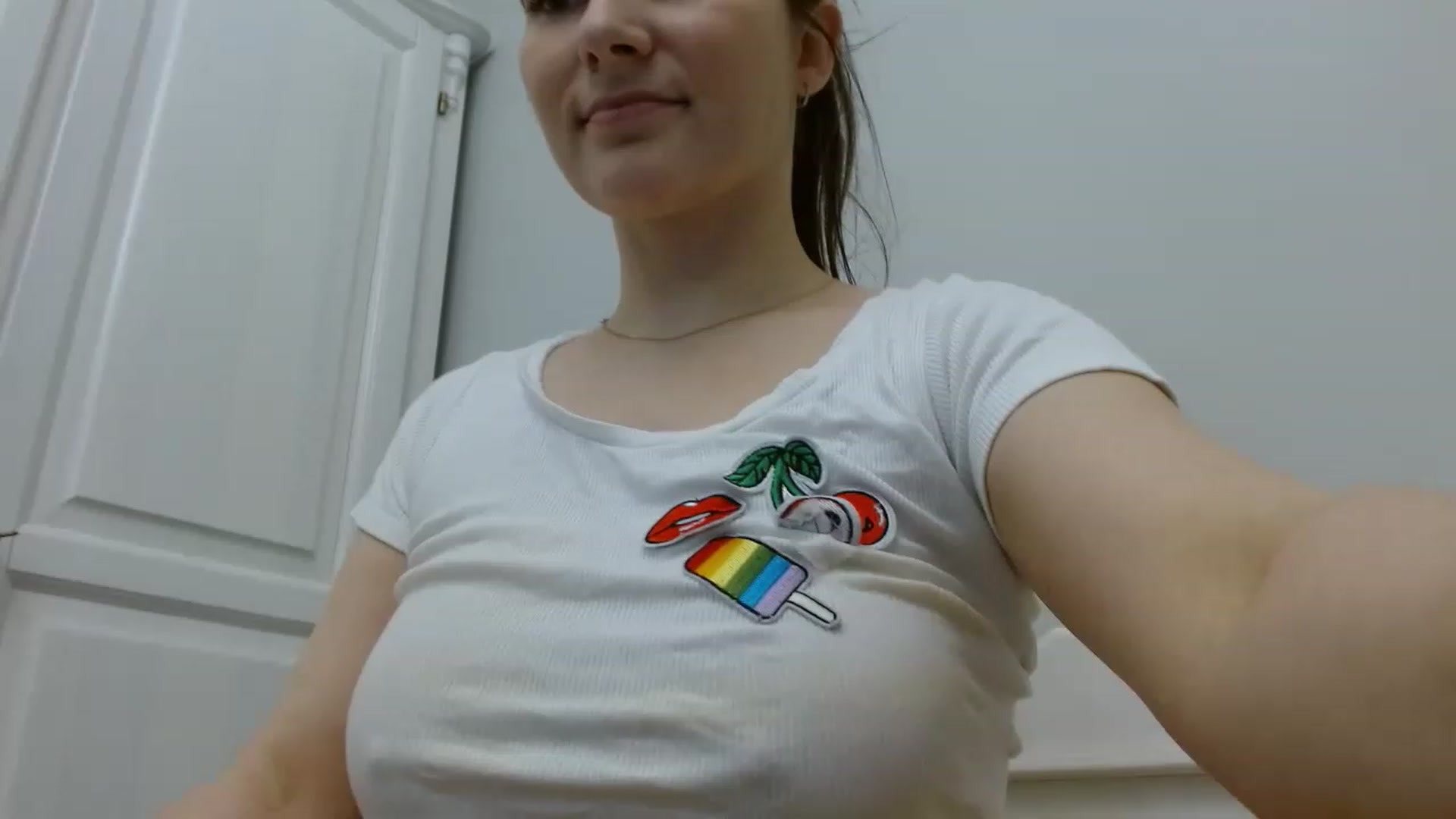 Gallery image thumbnail from Girlofheart's myfreecams stream on, 05/14/2023, 24:04 image 16 of 20