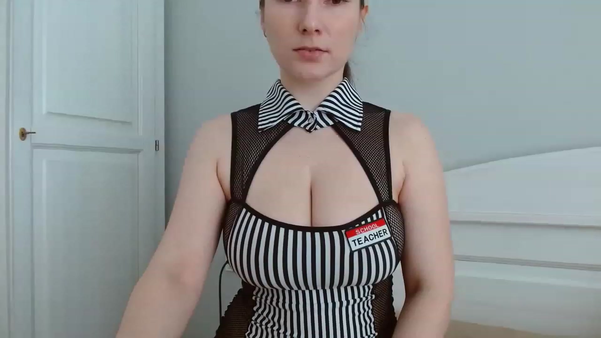 Gallery image thumbnail from Girlofheart's myfreecams stream on, 06/10/2023, 16:00 image 18 of 20