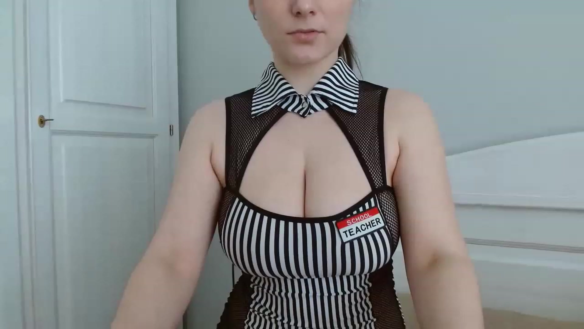 Gallery image thumbnail from Girlofheart's myfreecams stream on, 06/10/2023, 16:00 image 15 of 20