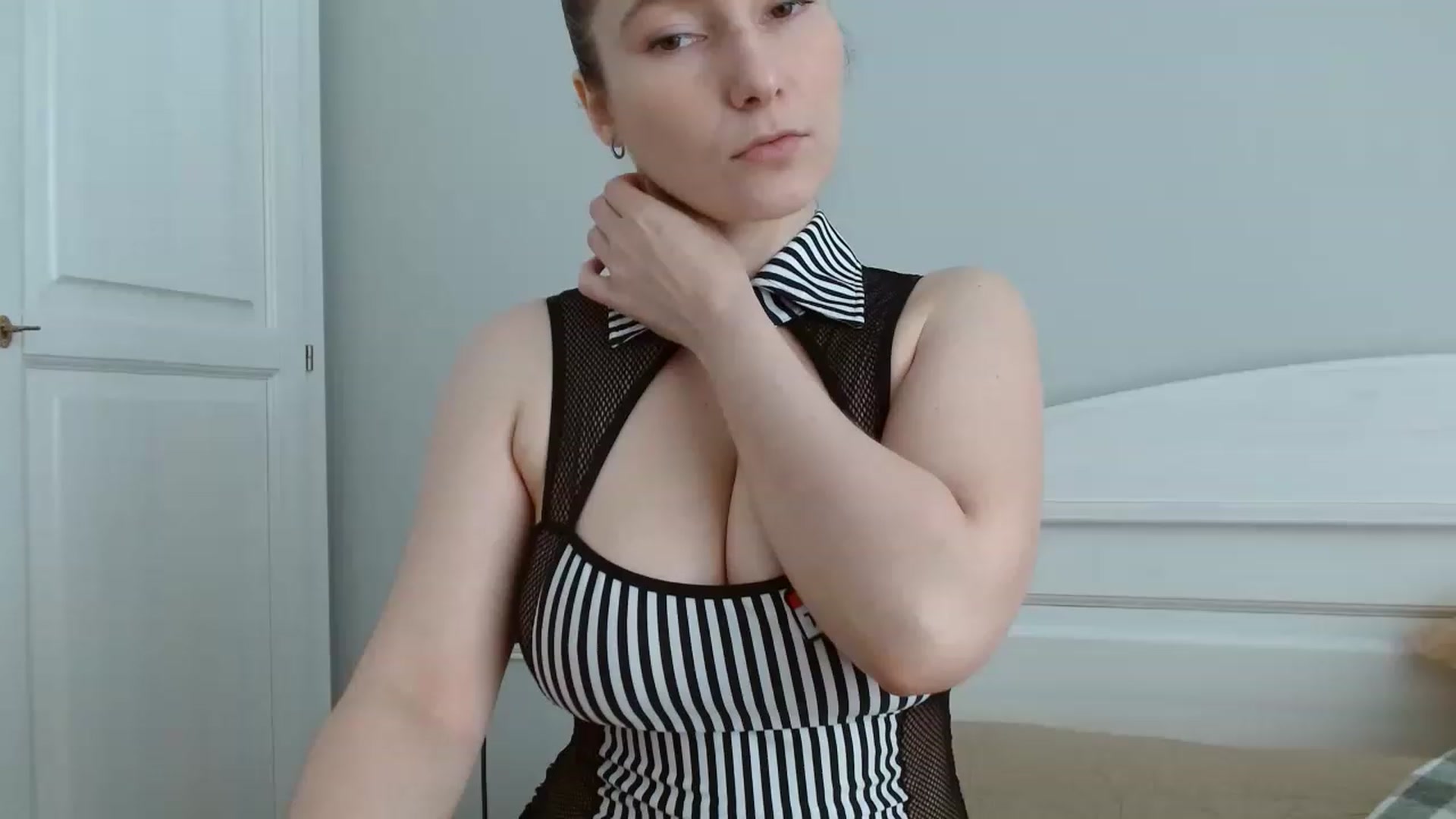 Gallery image thumbnail from Girlofheart's myfreecams stream on, 06/10/2023, 16:00 image 2 of 20