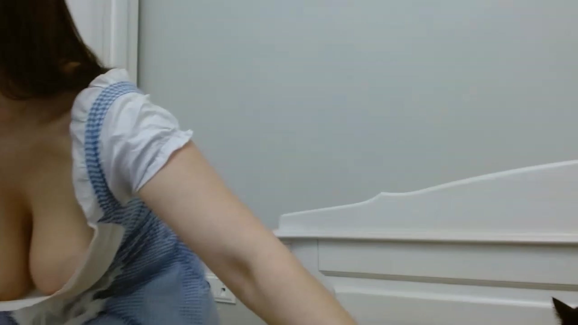 Gallery image thumbnail from Girlofheart's myfreecams stream on, 06/18/2023, 23:52 image 14 of 20