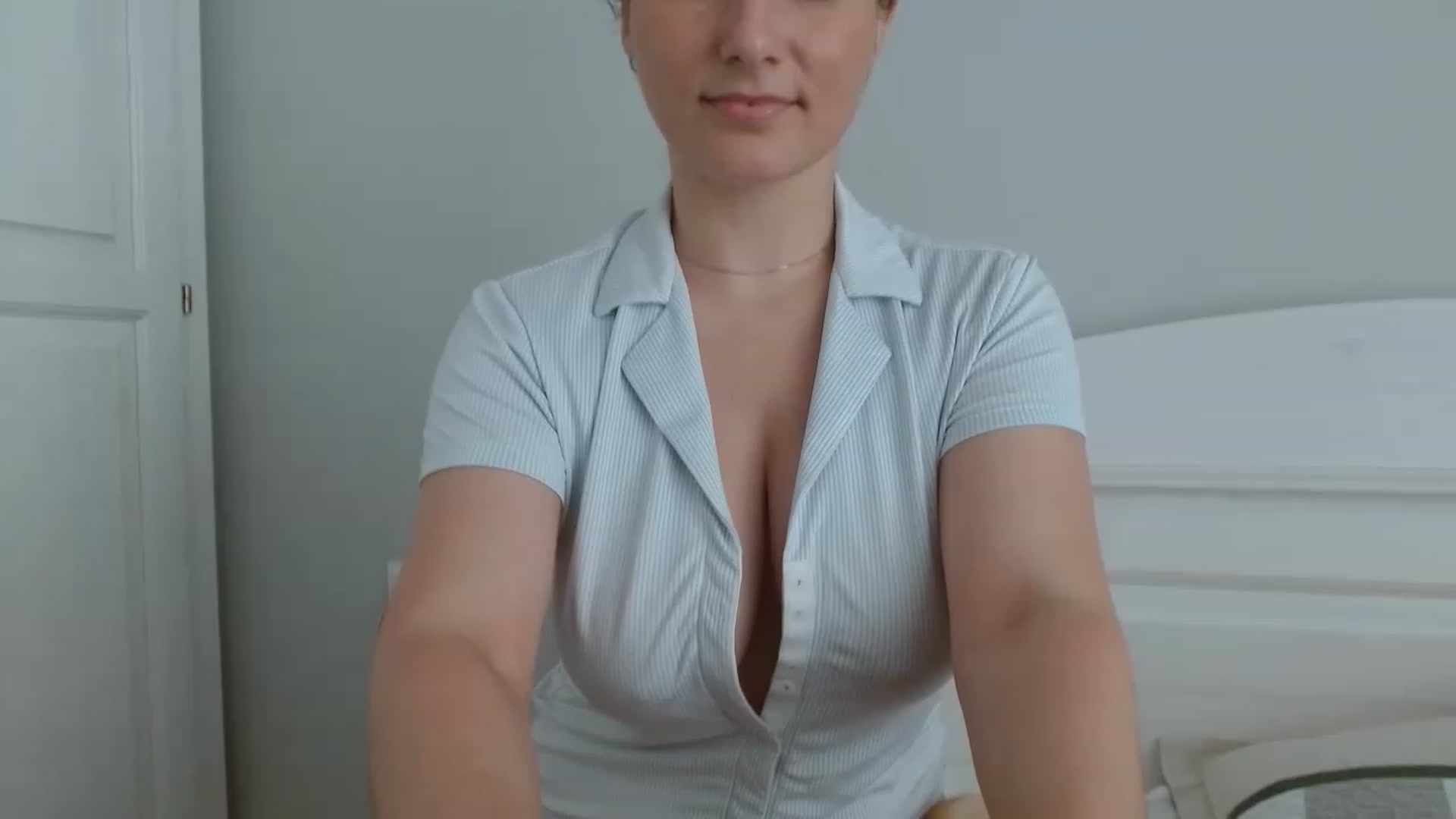 Gallery image thumbnail from Girlofheart's myfreecams stream on, 07/05/2023, 16:09 image 18 of 20