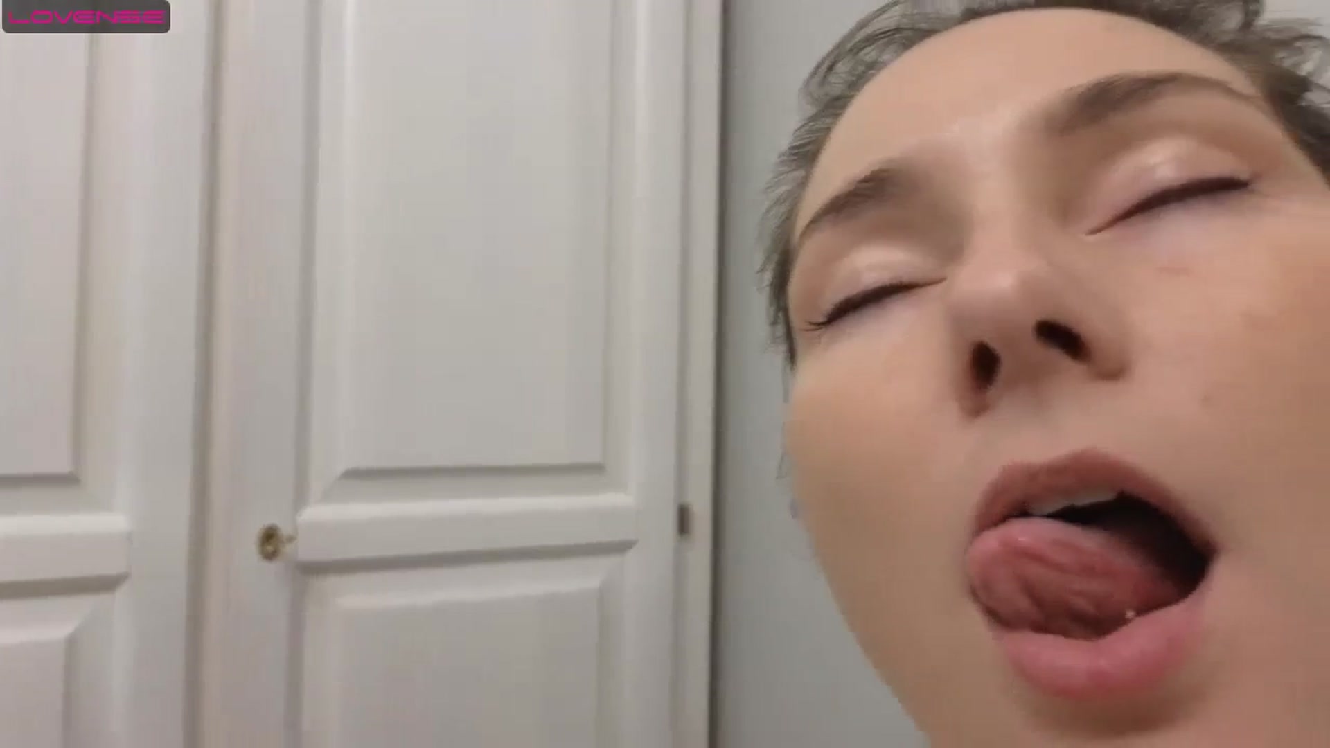 Gallery image thumbnail from Girlofheart's myfreecams stream on, 08/07/2023, 24:19 image 3 of 20