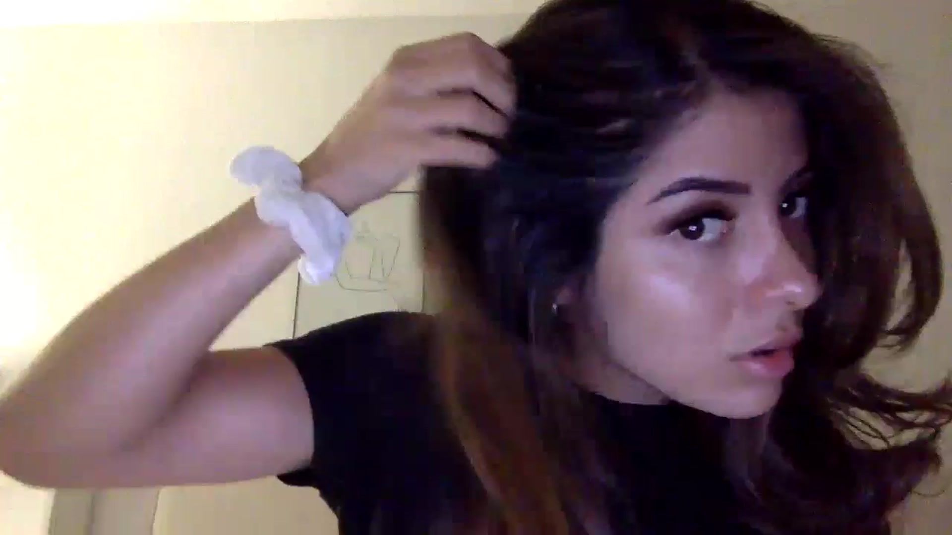 Gallery image thumbnail from GirlyGirl28's myfreecams stream on, 04/29/2024, 06:09 image 3 of 20