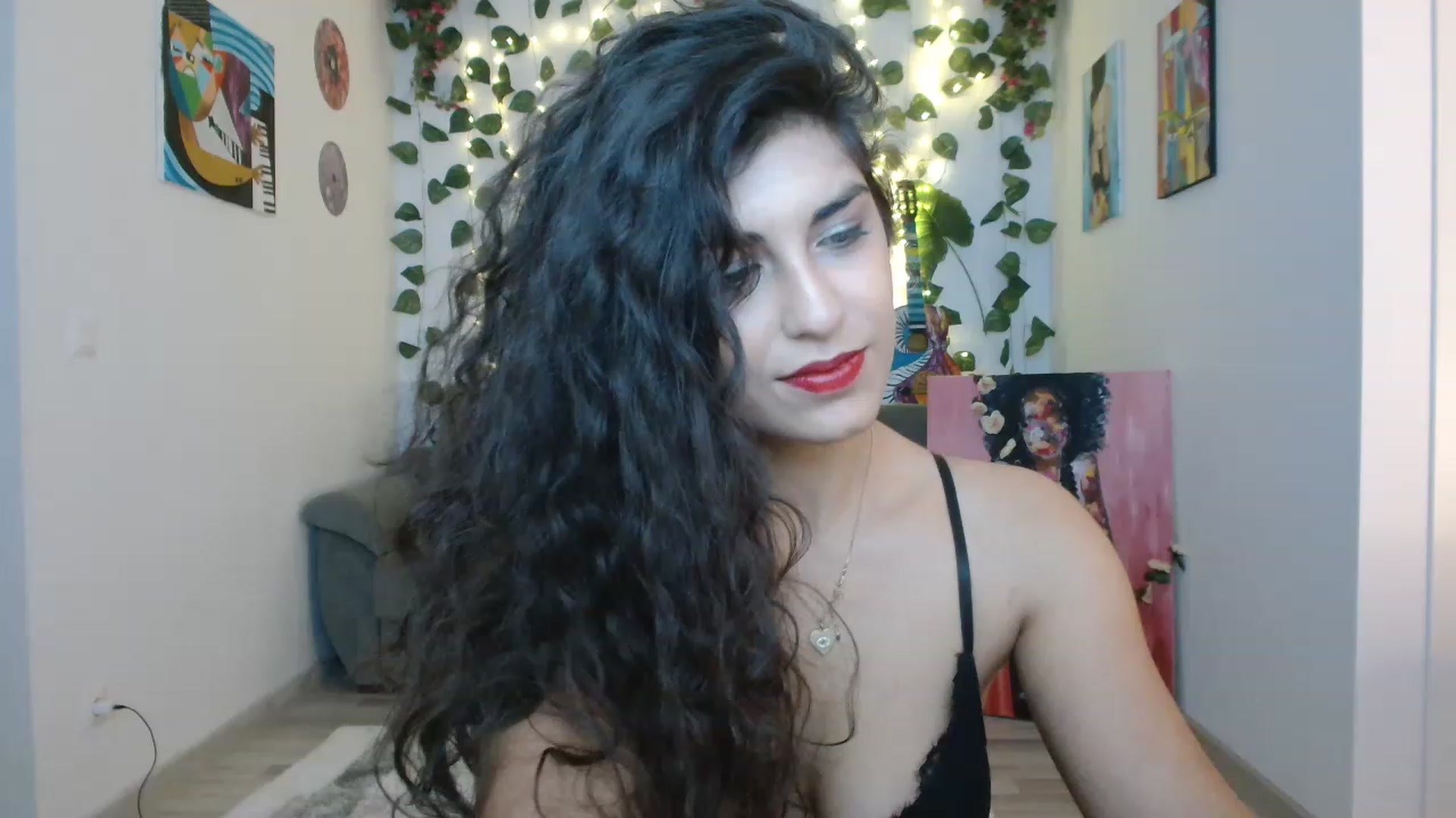 Gallery image thumbnail from GiselleH's myfreecams stream on, 11/26/2022, 22:48 image 10 of 20
