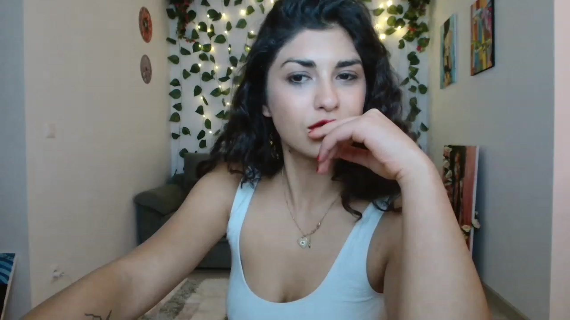 Gallery image thumbnail from GiselleH's myfreecams stream on, 11/27/2022, 21:38 image 8 of 20