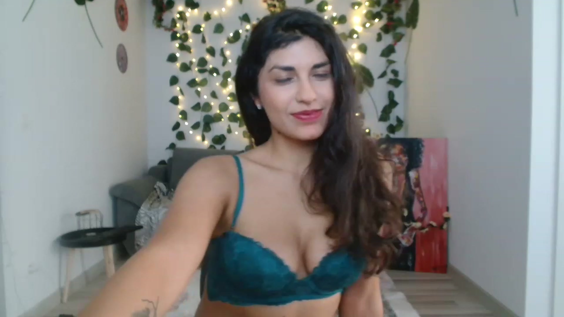 Gallery image thumbnail from GiselleH's myfreecams stream on, 01/01/2023, 14:02 image 4 of 20