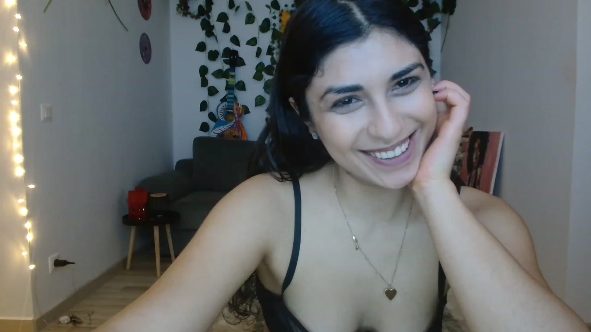 Gallery image thumbnail from GiselleH's myfreecams stream on, 02/18/2023, 16:41 image 14 of 20