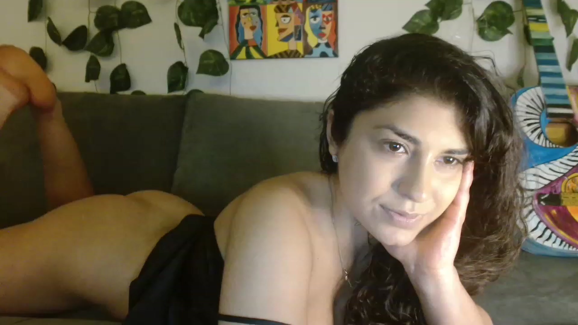 Gallery image thumbnail from GiselleH's myfreecams stream on, 02/20/2023, 20:23 image 1 of 20