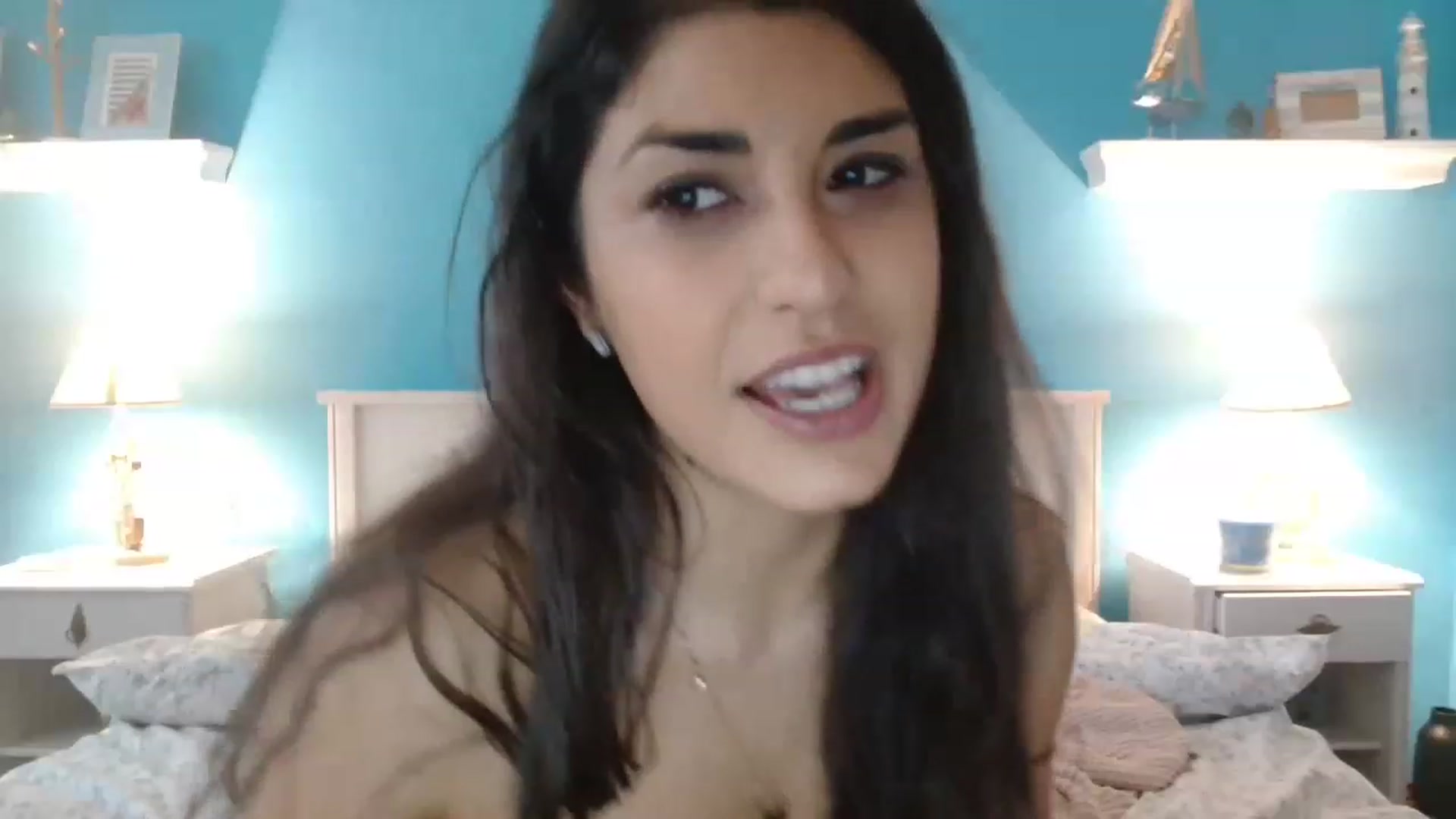 Gallery image thumbnail from GiselleH's myfreecams stream on, 02/26/2023, 14:48 image 18 of 20