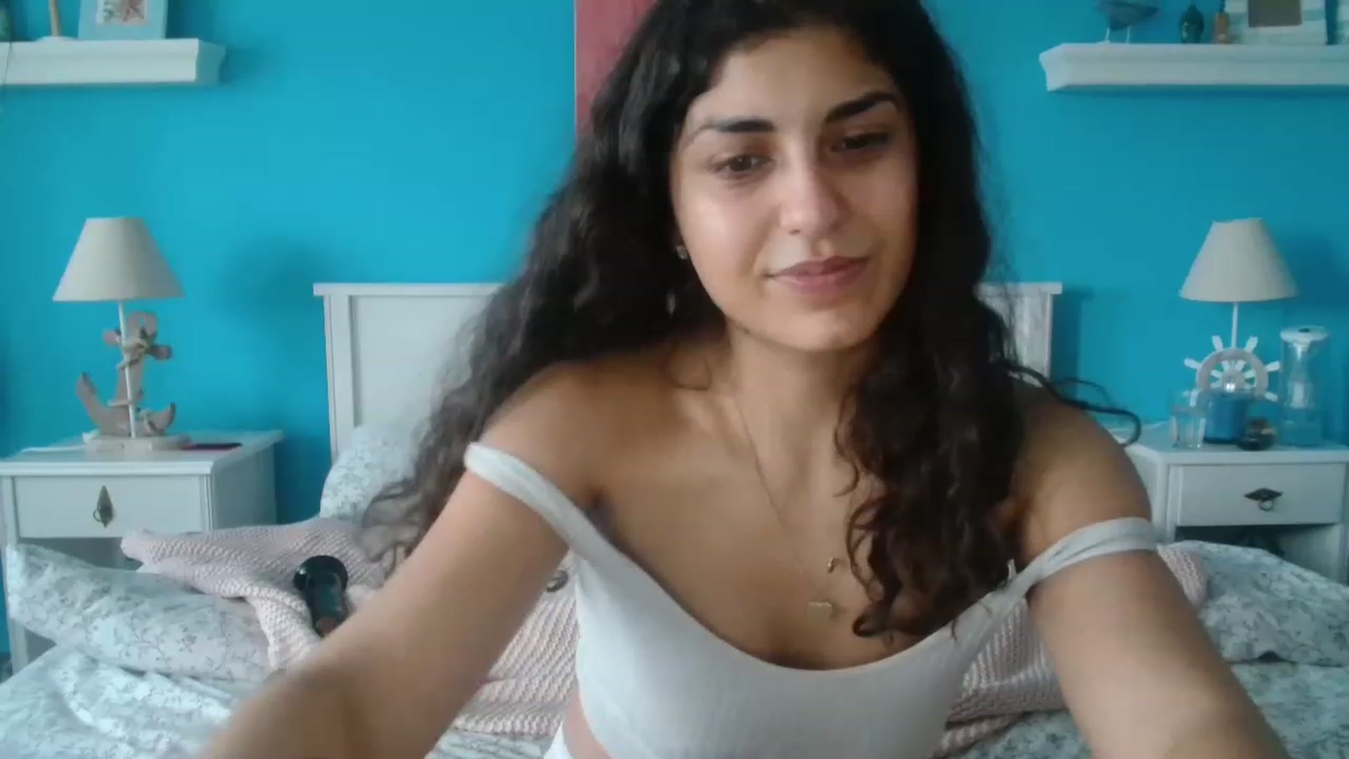Gallery image thumbnail from GiselleH's myfreecams stream on, 03/07/2023, 15:43 image 9 of 20