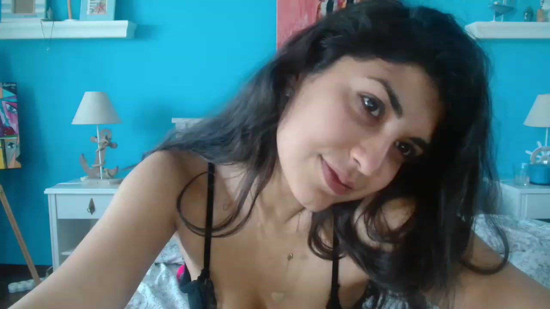 Gallery image thumbnail from GiselleH's myfreecams stream on, 03/08/2023, 07:46 image 18 of 20