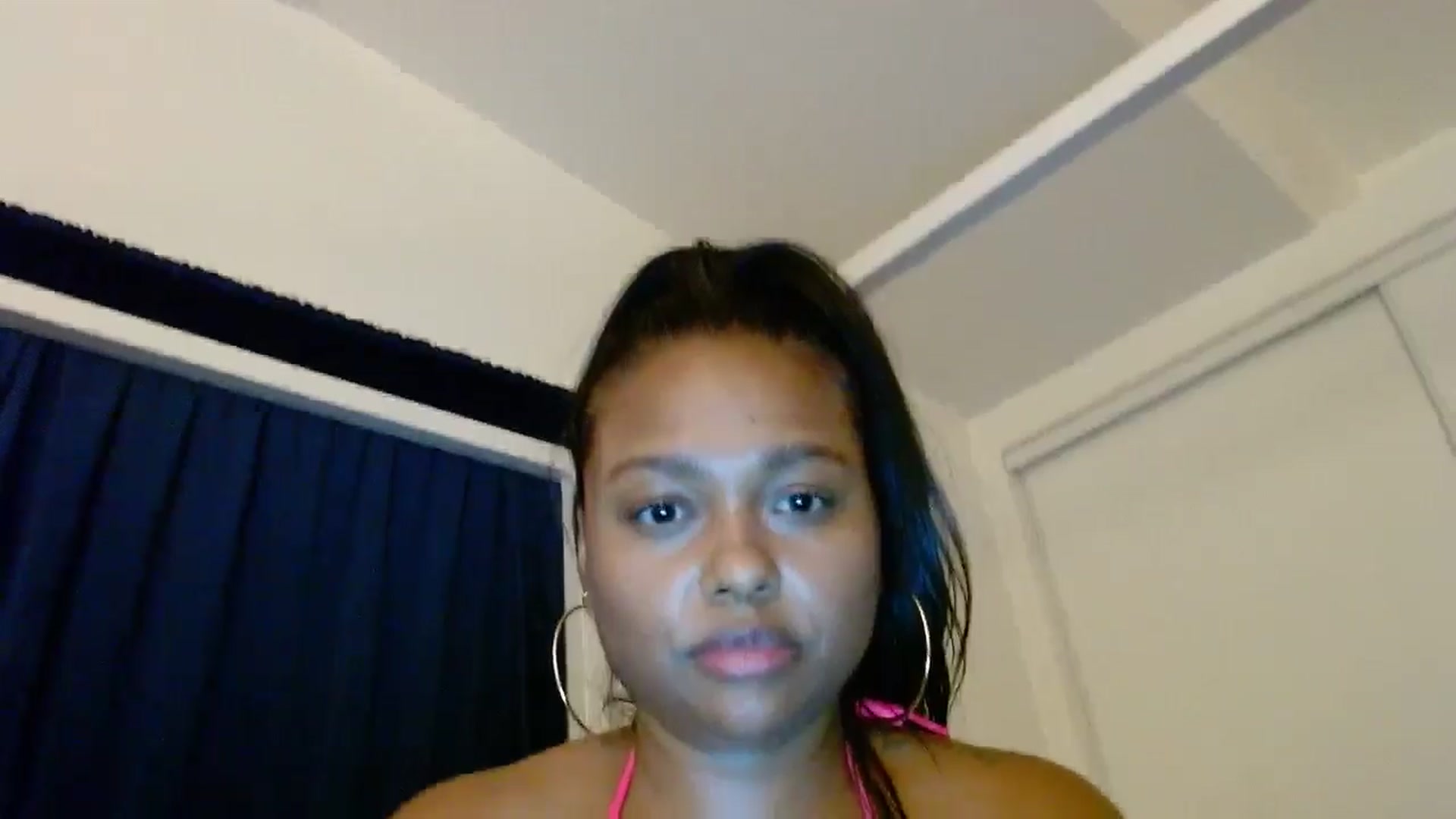 Gallery image thumbnail from Gisellevvi's myfreecams stream on, 08/21/2024, 08:37 image 16 of 20