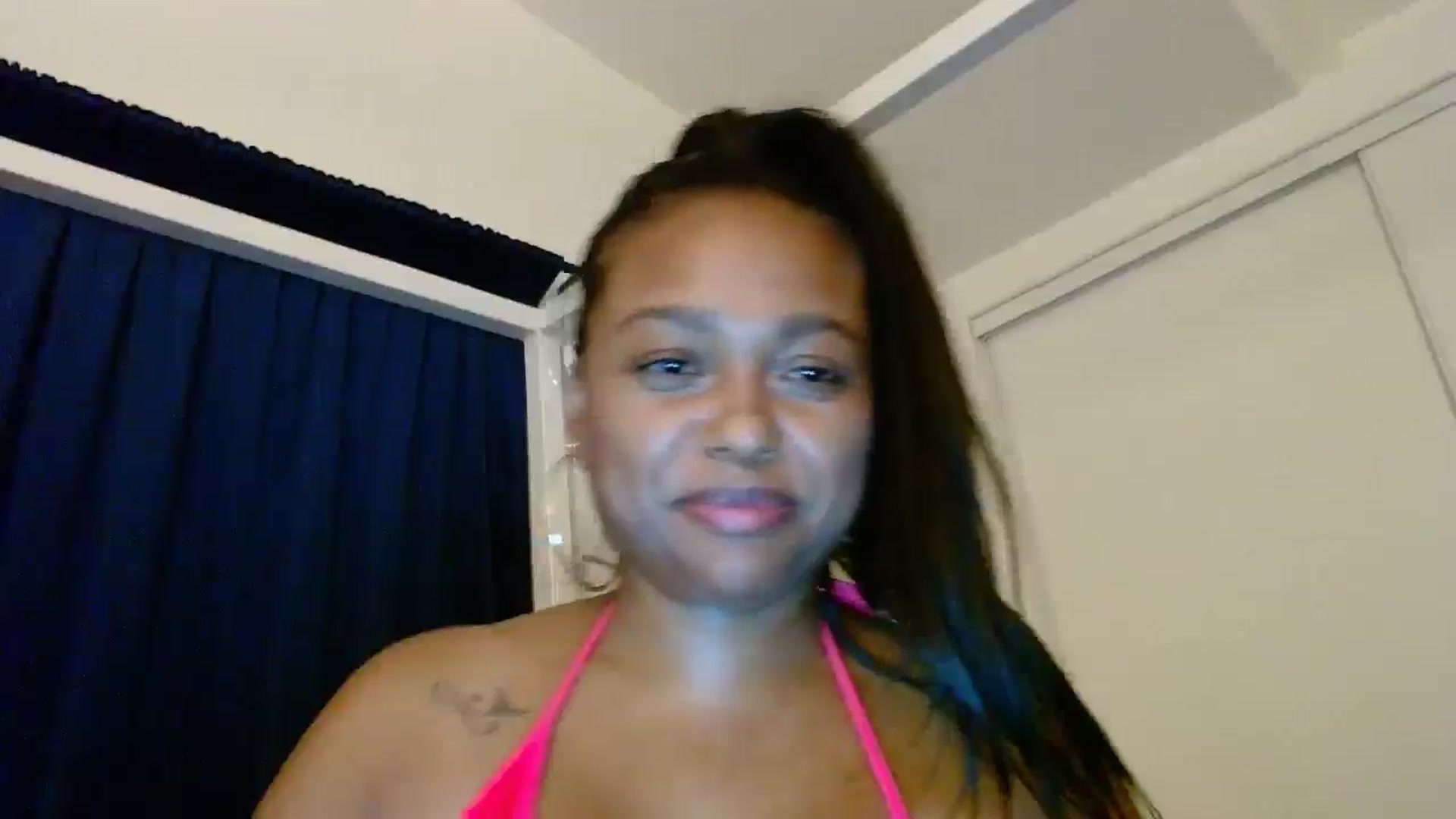 Gallery image thumbnail from Gisellevvi's myfreecams stream on, 08/21/2024, 08:37 image 10 of 20