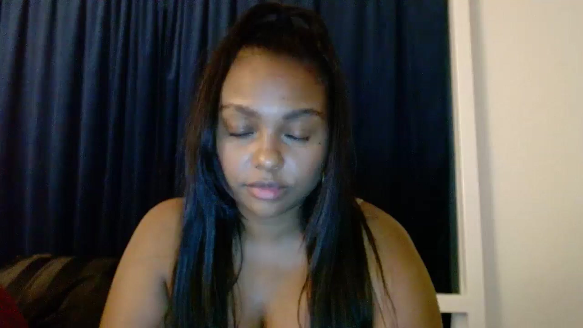 Gallery image thumbnail from Gisellevvi's myfreecams stream on, 08/22/2024, 09:31 image 16 of 20