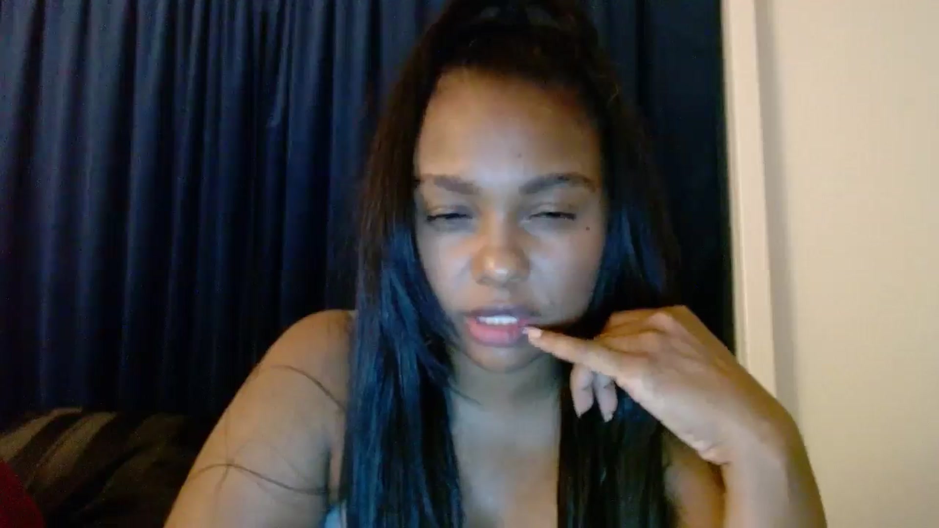 Gallery image thumbnail from Gisellevvi's myfreecams stream on, 08/22/2024, 09:31 image 15 of 20