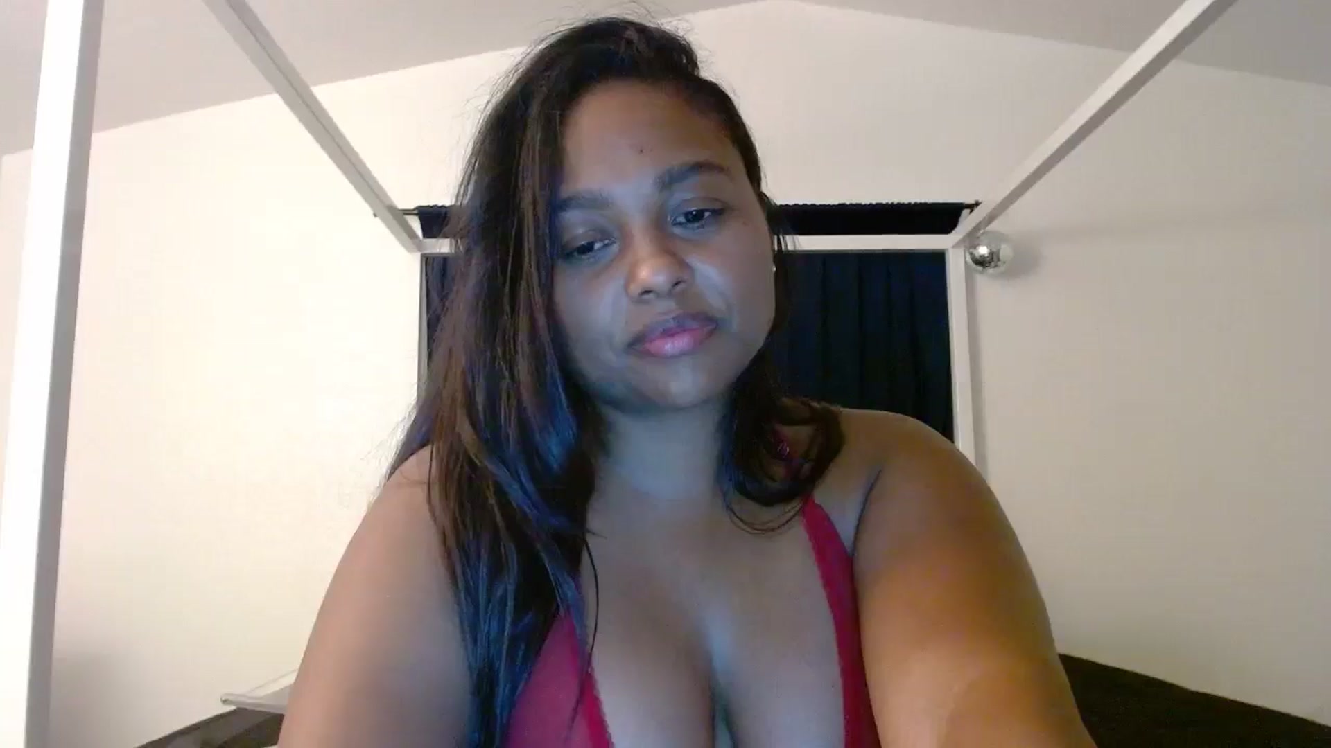 Gallery image thumbnail from Gisellevvi's myfreecams stream on, 08/23/2024, 08:19 image 14 of 20