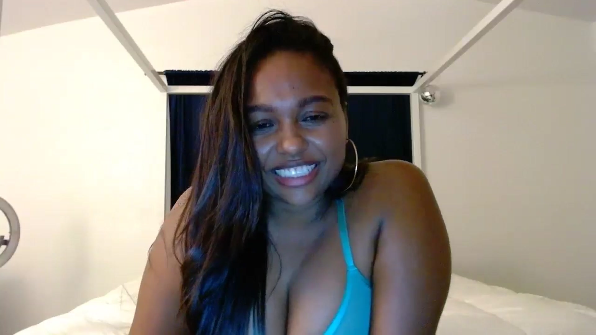 Gallery image thumbnail from Gisellevvi's myfreecams stream on, 08/25/2024, 09:36 image 10 of 20