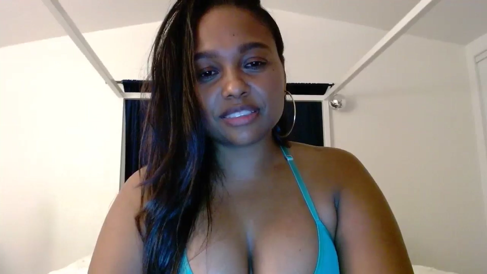 Gallery image thumbnail from Gisellevvi's myfreecams stream on, 08/25/2024, 10:22 image 5 of 20