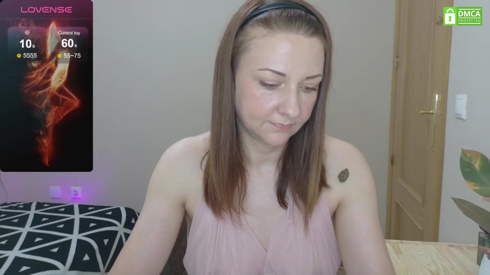 Gallery image thumbnail from GiuliaShow's myfreecams stream on, 08/25/2024, 24:02 image 18 of 20