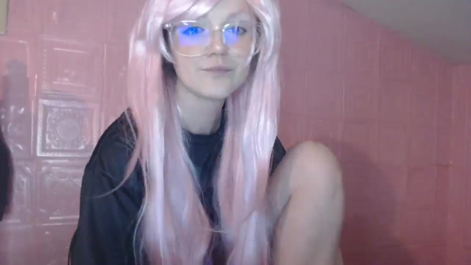 Gallery image thumbnail from Gl0wEffUrself's myfreecams stream on, 06/17/2025, 08:10 image 3 of 20