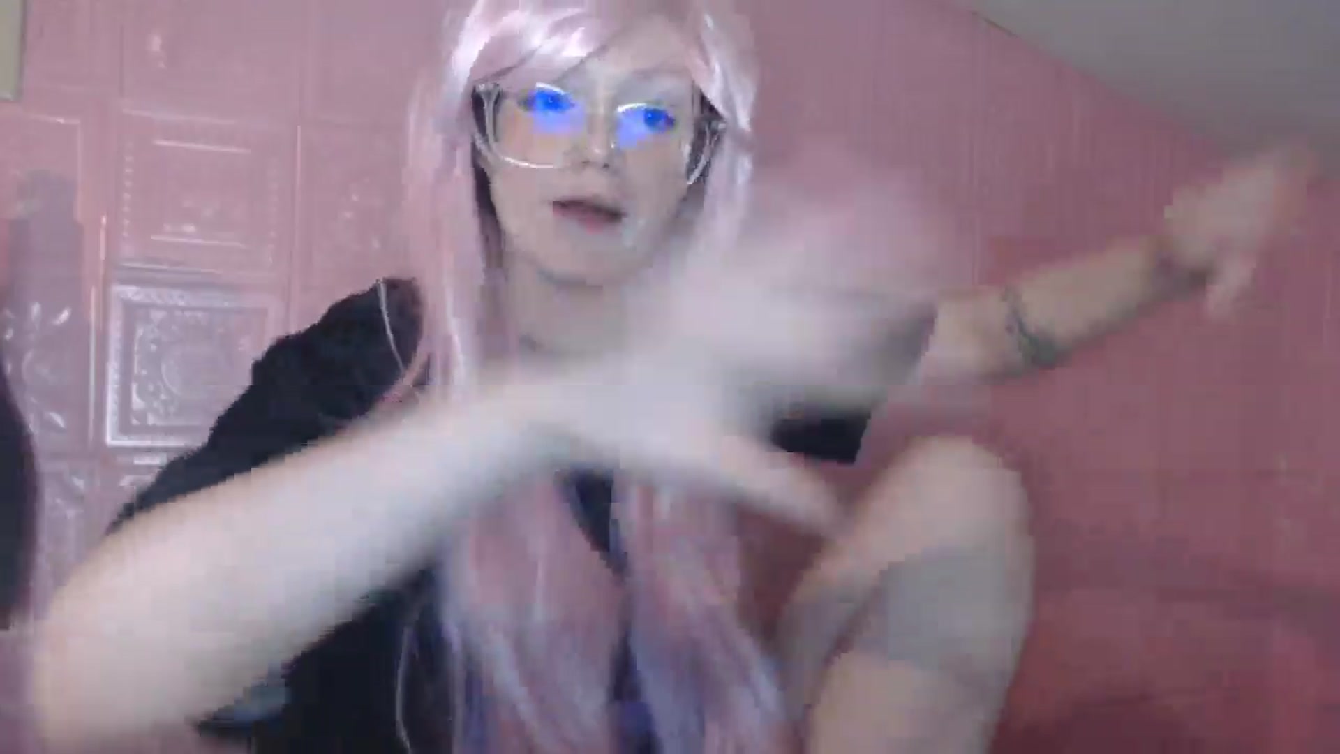 Gallery image thumbnail from Gl0wEffUrself's myfreecams stream on, 06/17/2025, 08:10 image 7 of 20