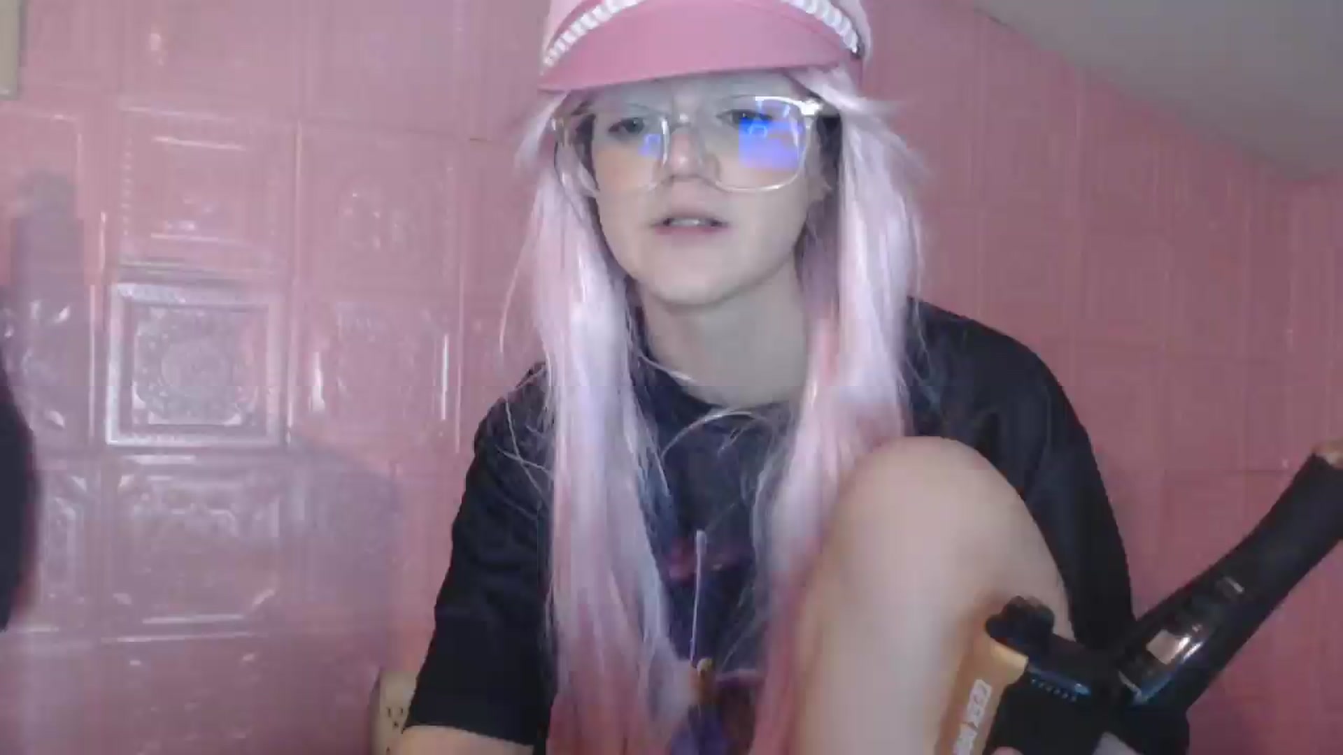 Gallery image thumbnail from Gl0wEffUrself's myfreecams stream on, 06/17/2025, 08:10 image 18 of 20