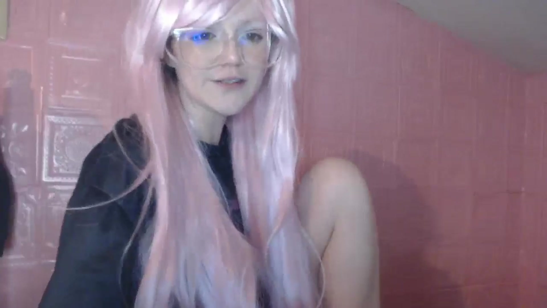 Gallery image thumbnail from Gl0wEffUrself's myfreecams stream on, 06/17/2025, 08:10 image 8 of 20