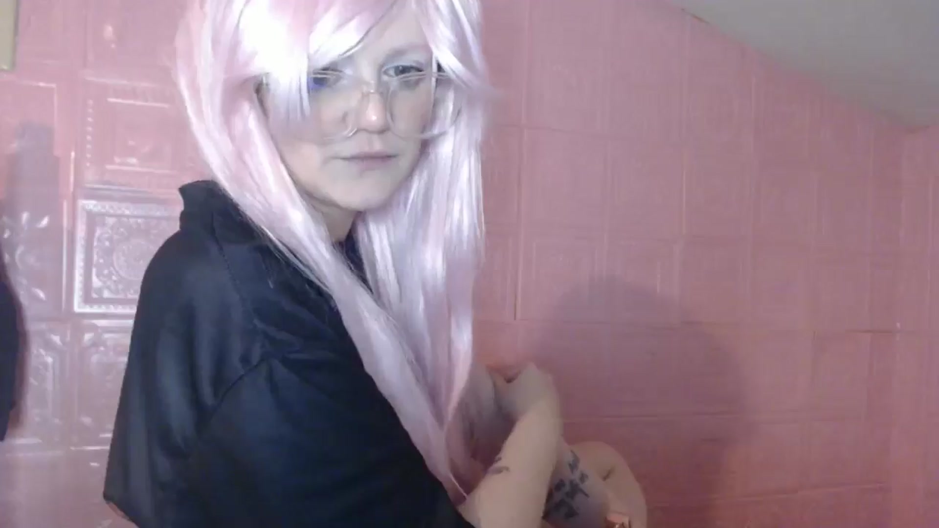 Gallery image thumbnail from Gl0wEffUrself's myfreecams stream on, 06/17/2025, 08:10 image 11 of 20