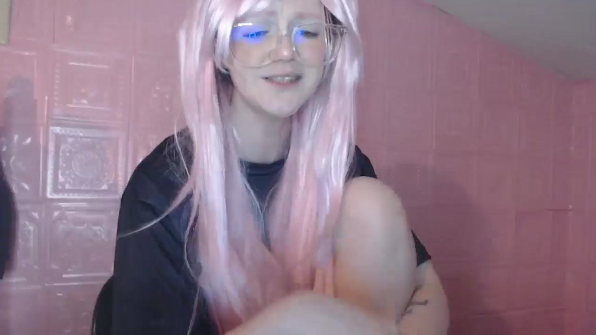 Gallery image thumbnail from Gl0wEffUrself's myfreecams stream on, 06/17/2025, 08:10 image 5 of 20