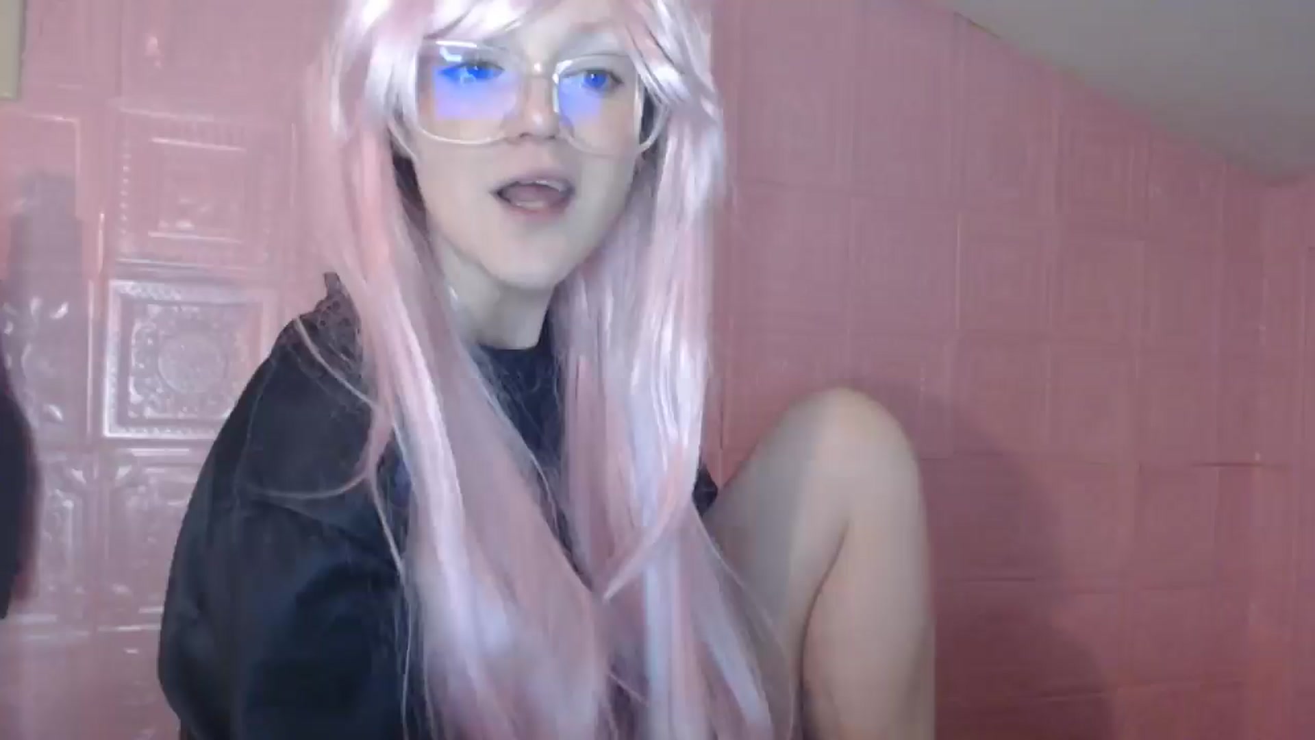 Gallery image thumbnail from Gl0wEffUrself's myfreecams stream on, 06/17/2025, 08:10 image 12 of 20