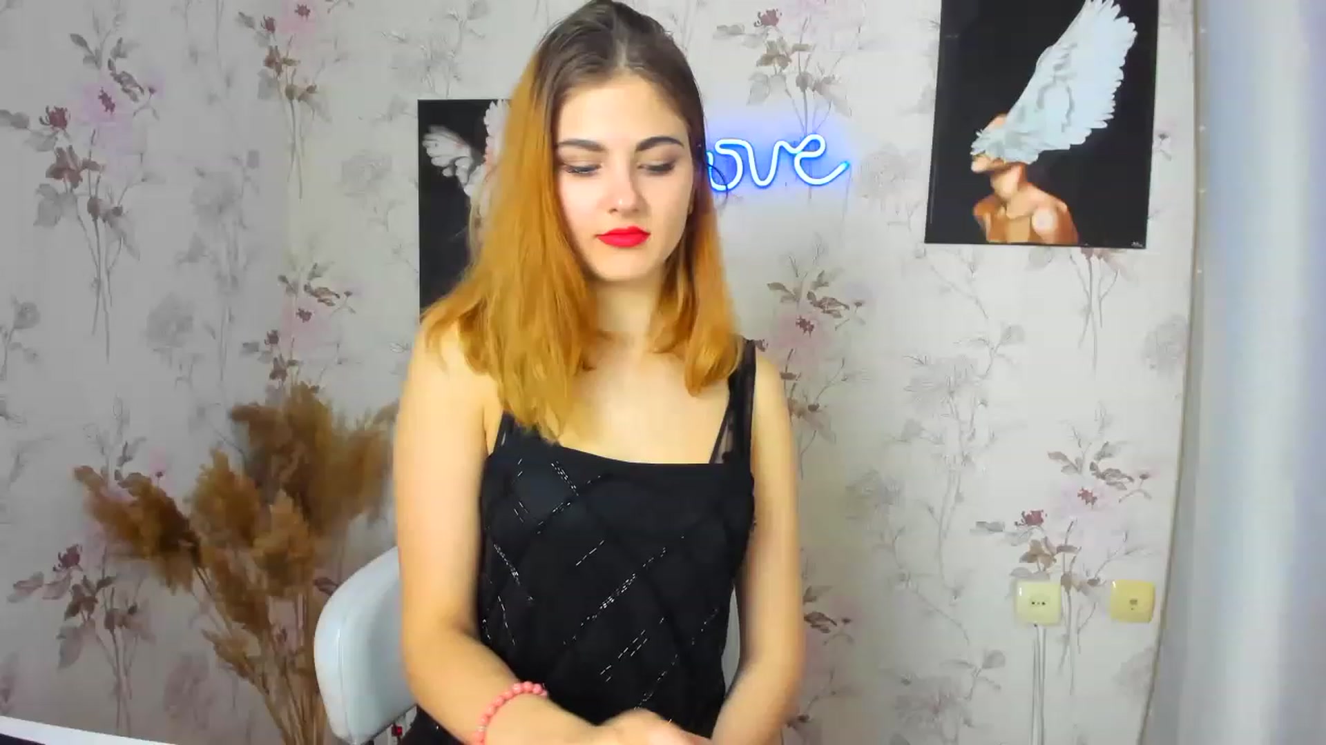 Gallery image thumbnail from GladysSmith's myfreecams stream on, 03/07/2023, 10:50 image 10 of 20